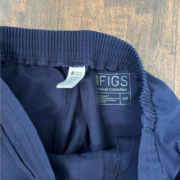 FIGS yola skinny scrub pants - Picture 3 of 4